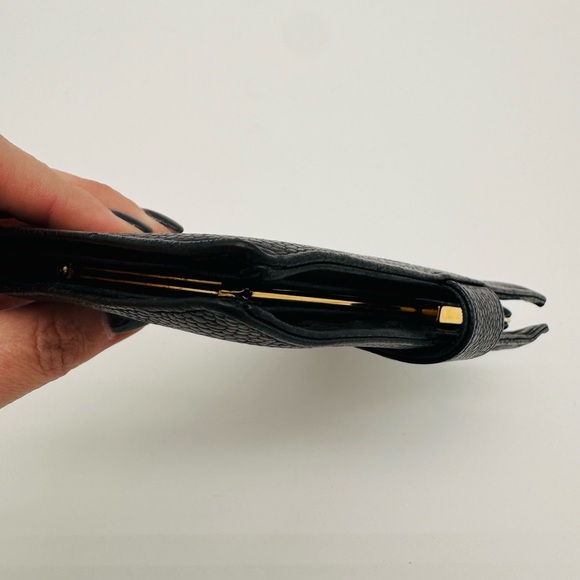 Chanel 🖤 Black Wallet on Chain - Picture 7 of 9